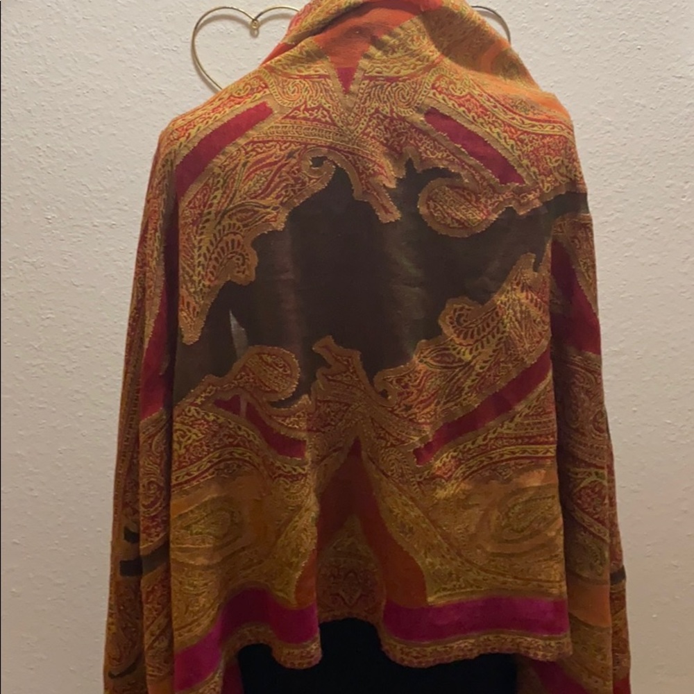 Beautiful Scarf - Picture 2 of 2